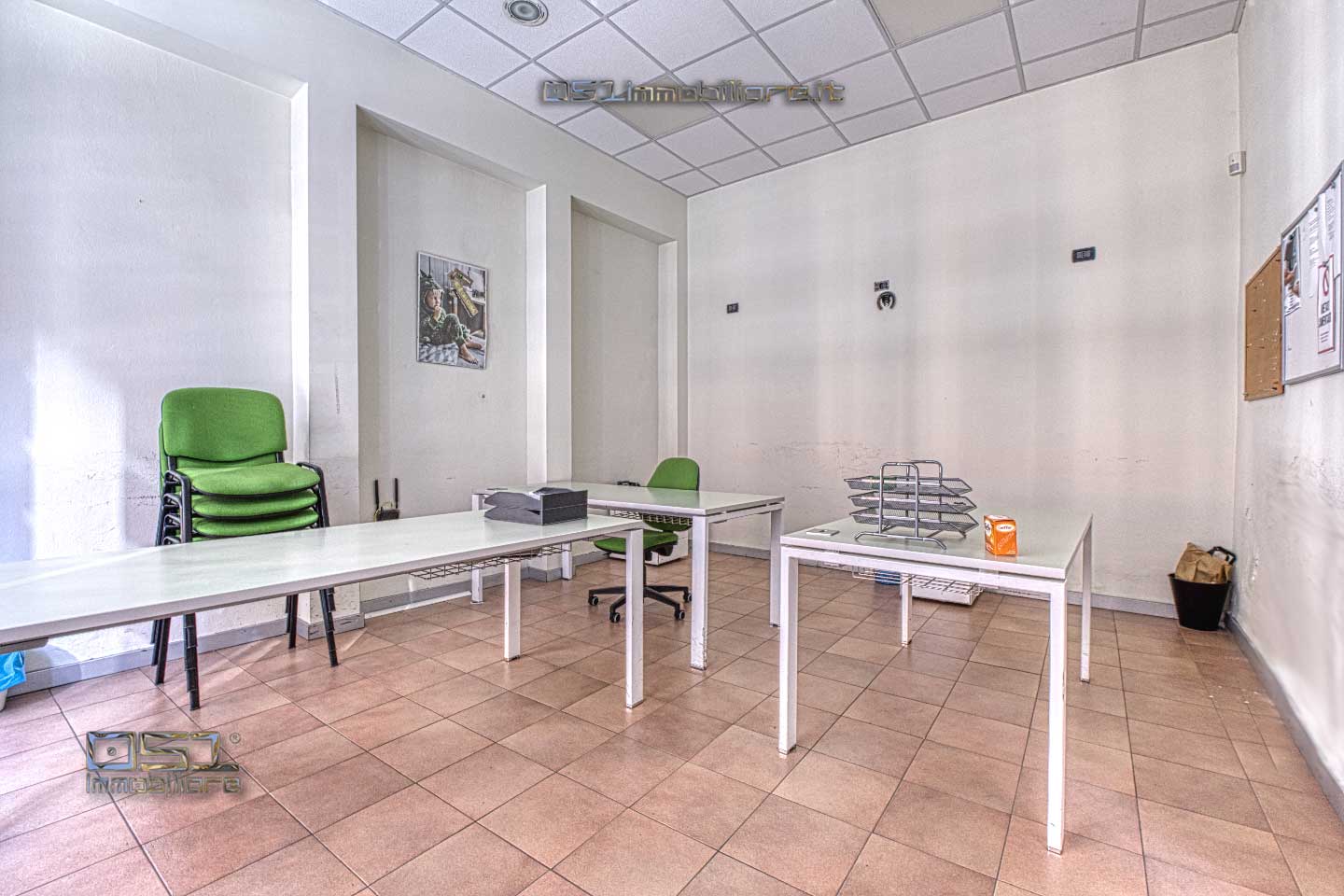 A-NU1 Negozio 2 Vetrine – Via Urbana
